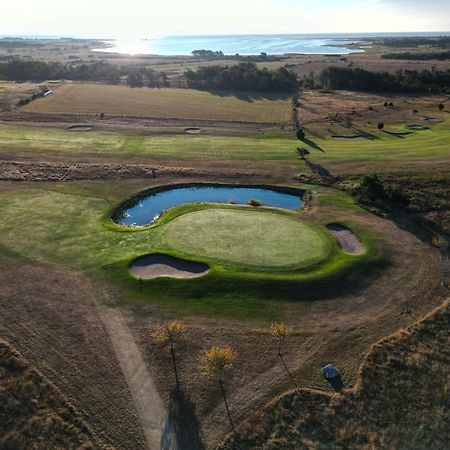 Naer Golfklubb Stugbyn Hotel Ljugarn Екстериор снимка