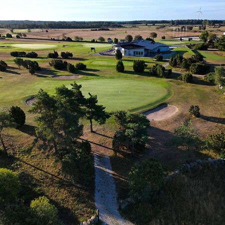 Naer Golfklubb Stugbyn Hotel Ljugarn Екстериор снимка